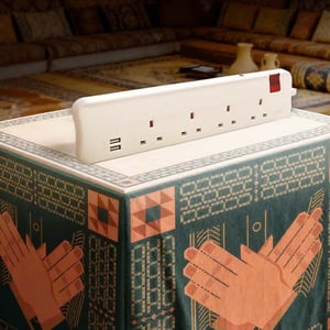 LEGRAND - British Standard Multi-Outlet Extension with 2 USB Sockets, 4x2P+E, 3m Cord, White/Grey