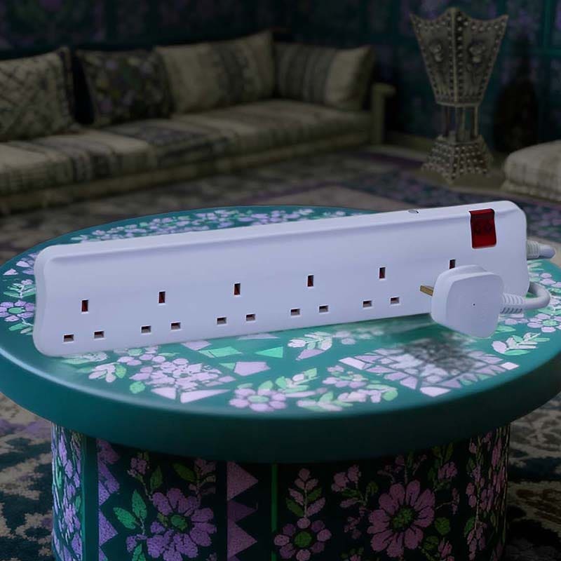 LEGRAND - British Standard Multi-Outlet Extension, 6x2P+E, 3m Cord - 3