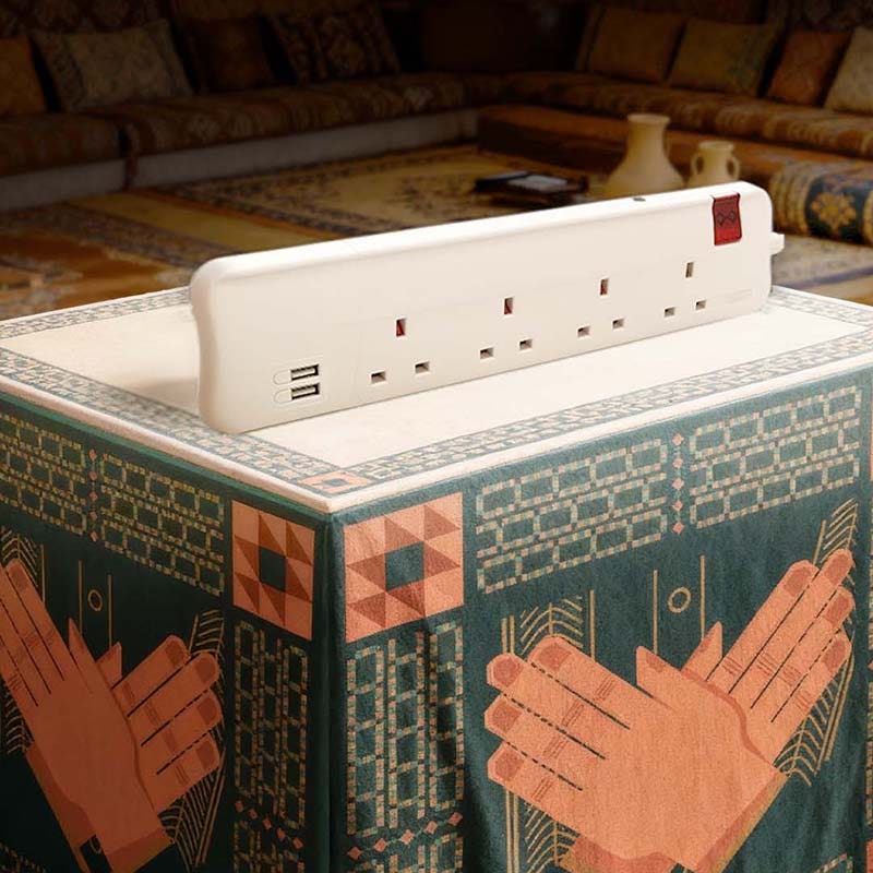 LEGRAND - British Standard Multi-Outlet Extension with 2 USB Sockets, 4x2P+E, 3m Cord, White/Grey - 2