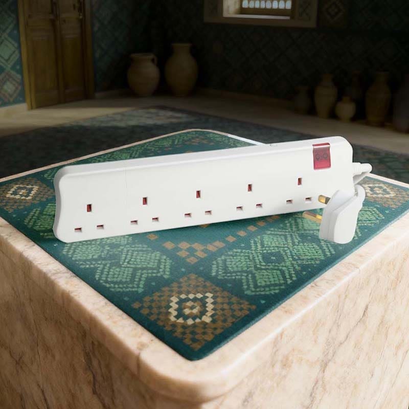 LEGRAND - British Standard Multi-Outlet Extension, 5x2P+E, 3m Cord - 3